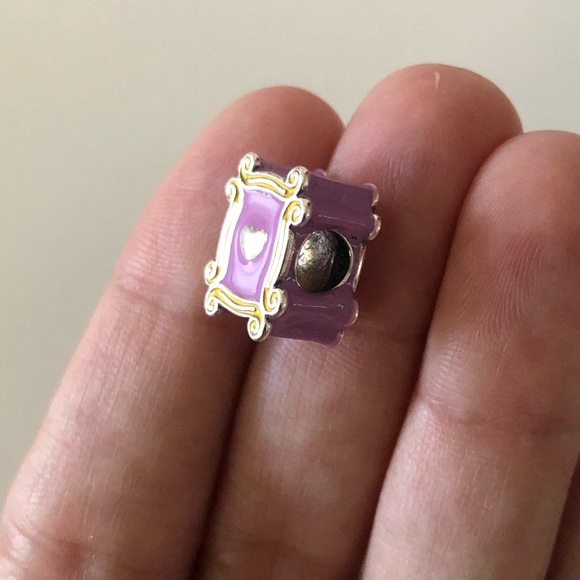 Friends TV Show Monica’s Door Framed Peephole Charm - Picture 3 of 8